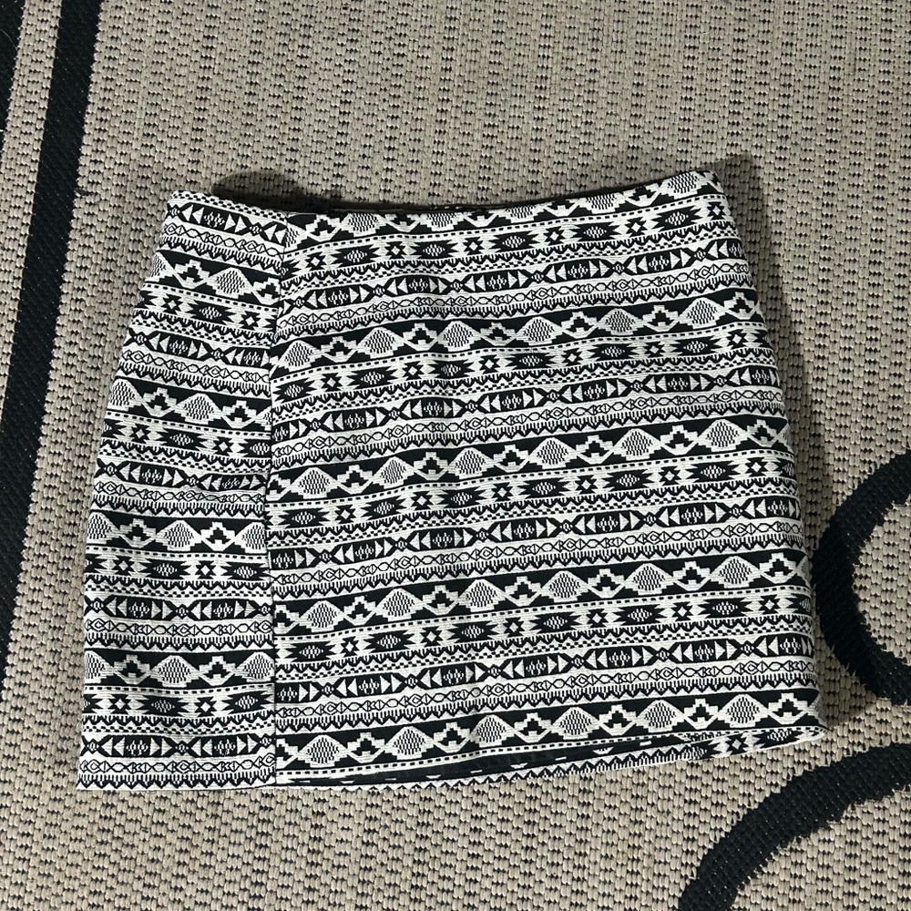 Black and White Patterned Women's Skirt